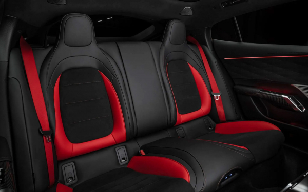 
            Представлен новый Mercedes-AMG GT с имитацией V8 и меняющей цвет крышей
        
