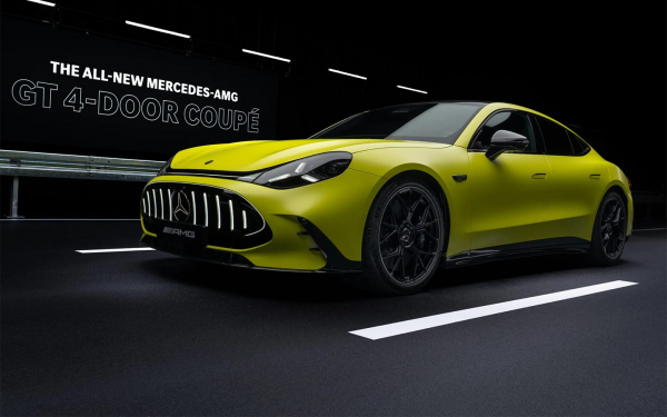 
            Представлен новый Mercedes-AMG GT с имитацией V8 и меняющей цвет крышей
        