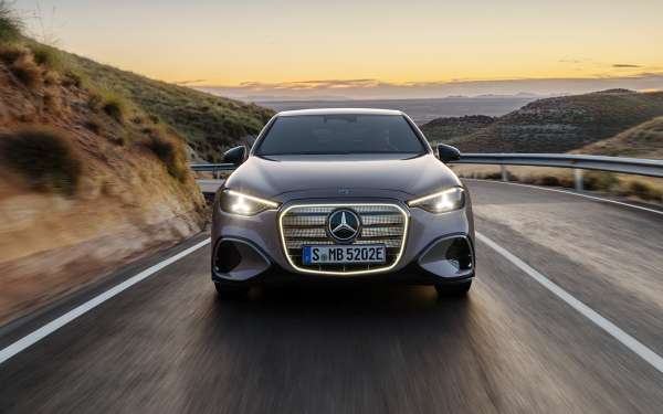 
            Такого Mercedes еще не делал. Самые уникальные фишки нового С-Class
        