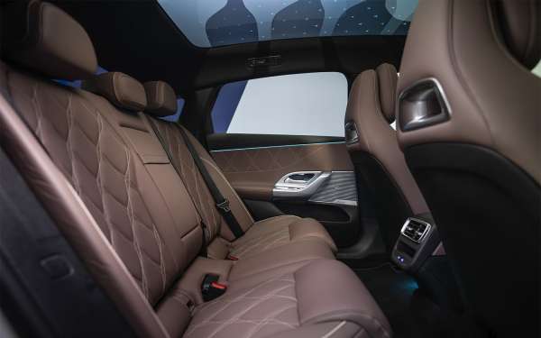 
            Такого Mercedes еще не делал. Самые уникальные фишки нового С-Class
        