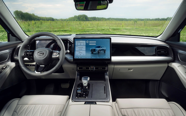 
            Кошачий массаж, бейби-джойстик, умная подвеска. Тест нового Geely Monjaro
        