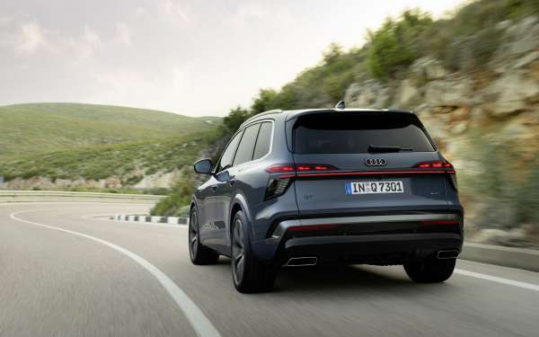 
            Он способен ездить на растительном масле. Необычные фишки нового Audi Q7
        