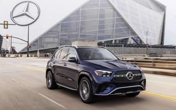 
            Он способен ездить на растительном масле. Необычные фишки нового Audi Q7
        