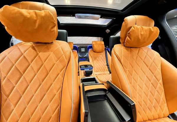 
            Он общается с другими авто. Обзор первого в России Mercedes S-Class 2026
        