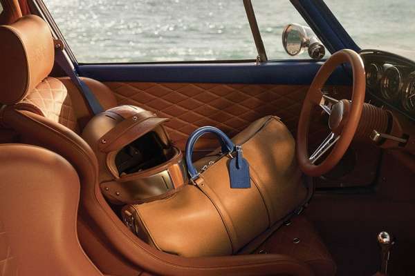 Singer повышает градус роскоши своих рестомодов через сотрудничество с Louis Vuitton