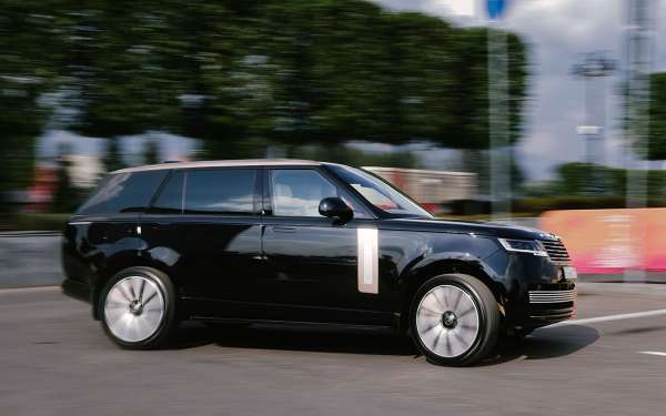 
            Maybach, не завидуй! Тест самого роскошного и дорогого Range Rover SV
        