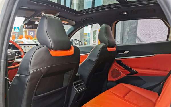 
            &laquo;Он опоздал&raquo;. Автожурналисты оценили перспективы нового Lada Azimut
        