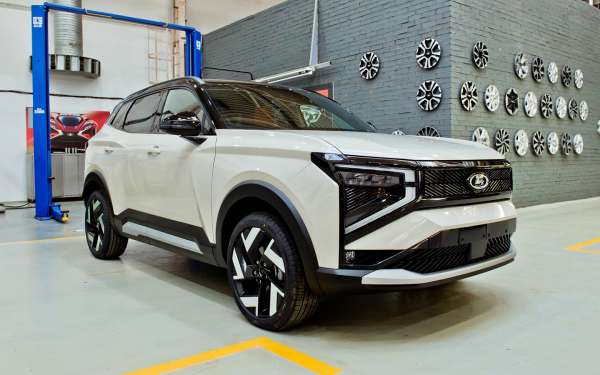 
            &laquo;Он опоздал&raquo;. Автожурналисты оценили перспективы нового Lada Azimut
        
