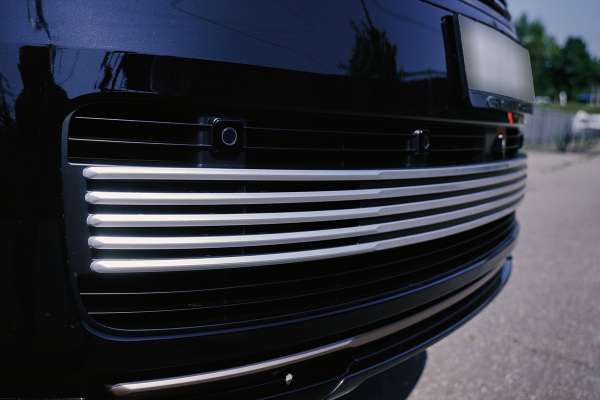 
            Maybach, не завидуй! Тест самого роскошного и дорогого Range Rover SV
        