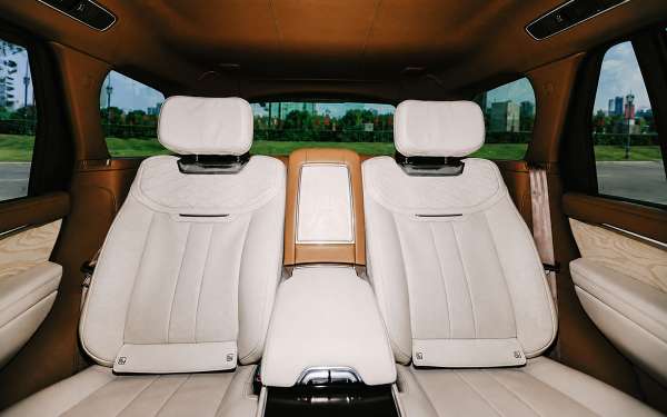 
            Maybach, не завидуй! Тест самого роскошного и дорогого Range Rover SV
        
