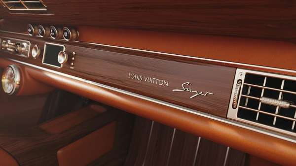 Singer повышает градус роскоши своих рестомодов через сотрудничество с Louis Vuitton