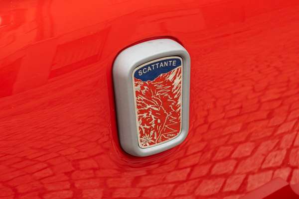 Старый Fiat 500, простоявший 25 лет в сарае, превратился в изысканный рестомод Scattante