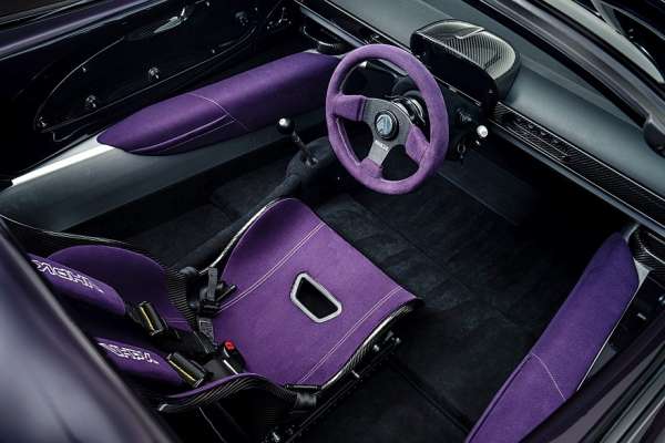 Рестомод Analogue VHPK на базе Lotus Elise S1: водитель по центру и масса менее 600 кг