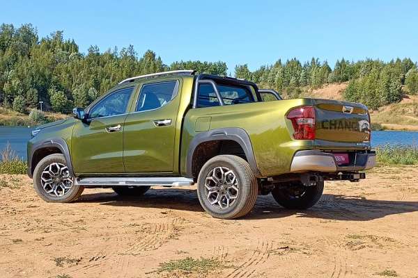 Немного Isuzu, оливковая зелень и две паллеты: тест-драйв дизельного Changan Hunter Plus