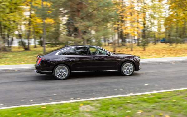 
            Уже не Hongqi, но еще не Aurus. Первый тест российского седана Senat 900
        