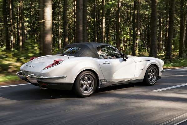 Родстер Mitsuoka LA1: вдохновлён классическим Chevrolet Corvette, сделан на базе Mazda MX-5