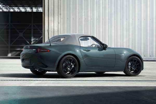 Родстер Mitsuoka LA1: вдохновлён классическим Chevrolet Corvette, сделан на базе Mazda MX-5