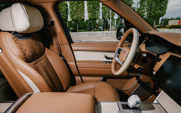 
            Maybach, не завидуй! Тест самого роскошного и дорогого Range Rover SV
        
