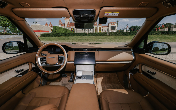 
            Maybach, не завидуй! Тест самого роскошного и дорогого Range Rover SV
        