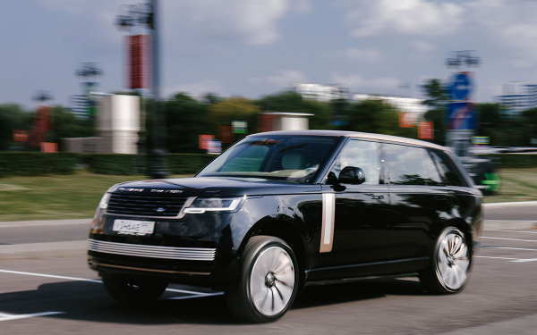 
            Maybach, не завидуй! Тест самого роскошного и дорогого Range Rover SV
        